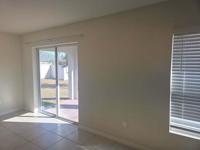 Building Photo - House for rent