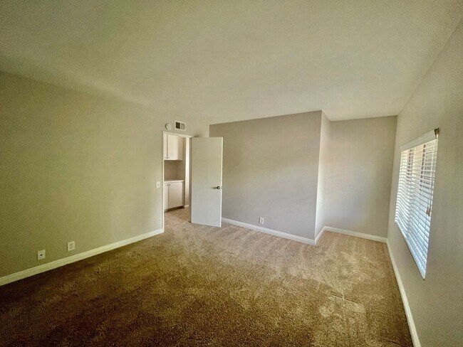 Building Photo - Discover the Essence of Irvine Living!