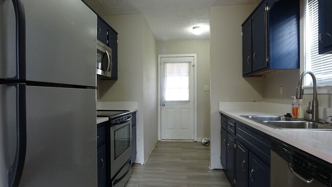 Building Photo - 1062 Shadow Ridge Ave