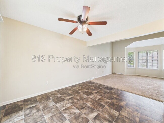 Building Photo - 168 SW Robin Rd
