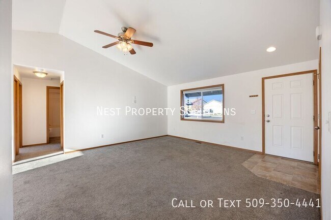 Building Photo - 1317 W Electra St