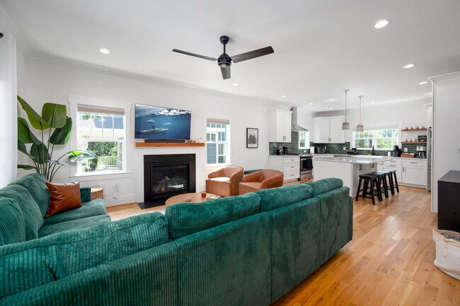 Primary Photo - 2019 James St