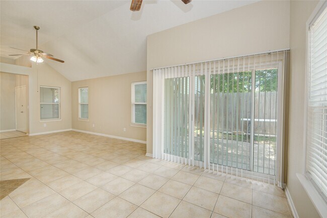 Building Photo - 5006 Westfield Village Dr
