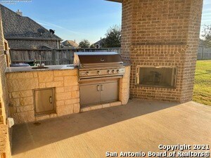 Building Photo - 5923 Dewdrop Ln