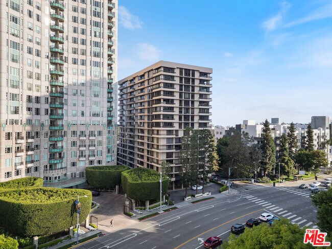 Building Photo - 10590 Wilshire Blvd