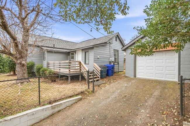 Building Photo - Available Now: Durham Single Family Home