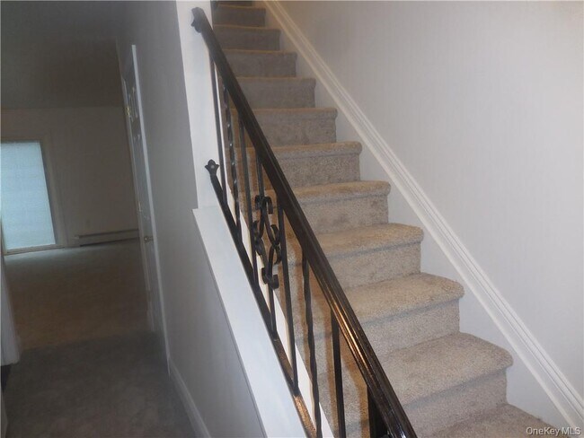 Building Photo - 16 Patton Dr