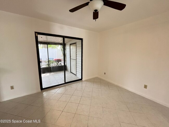 Building Photo - 2116 Manor Dr NE