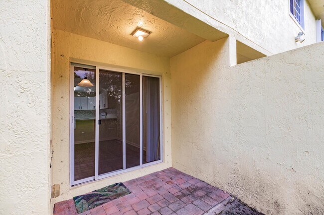 Building Photo - 853 Imperial Lake Rd