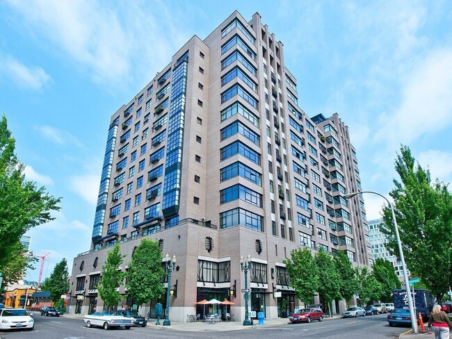 Building Photo - 333 NW 9th Ave