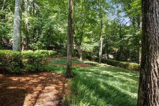 Building Photo - 4989 Kingswood Dr