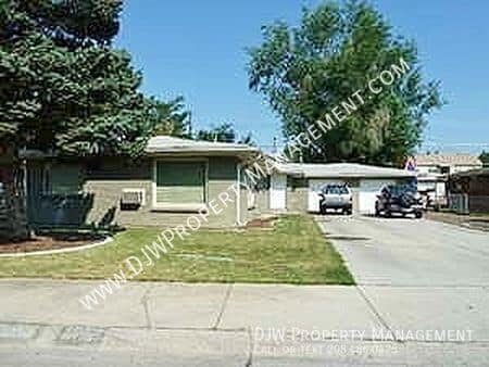 Building Photo - 1627 Martha St