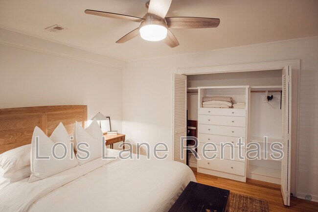 Building Photo - 117 Church St