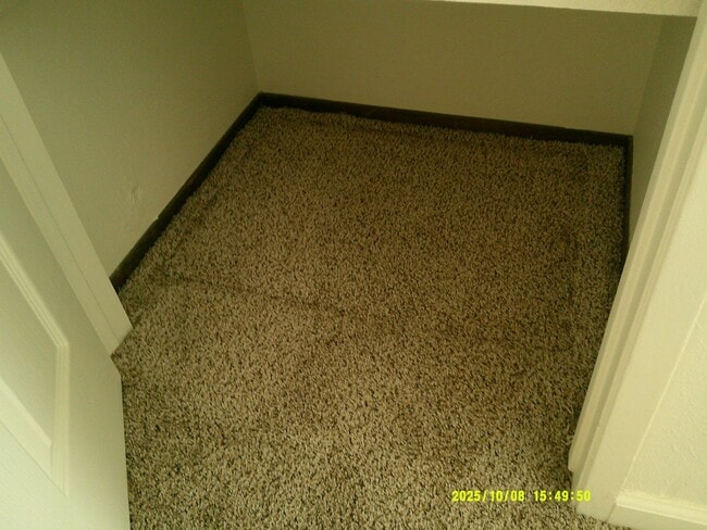 Building Photo - 749 Beelard Dr