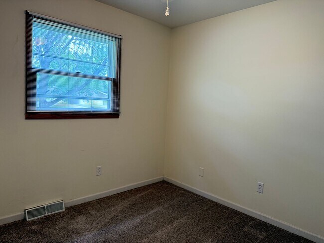 Building Photo - Available July 15th - West Fargo