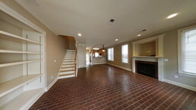 Building Photo - 1801 Van Buren Ext