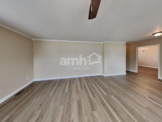 Building Photo - 2502 Euclid Dr