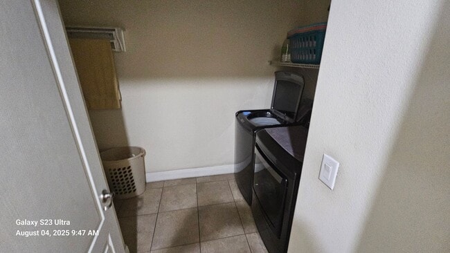 Building Photo - Beautiful 3 Bedroom Home for Rent in Oakbr...
