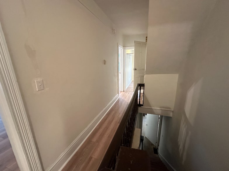 Building Photo - 148 S 17th St