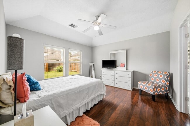 Building Photo - 3414 Oaklawn Pl Dr