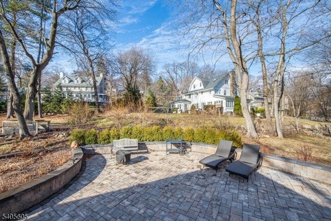 Building Photo - 237 Morris Ave