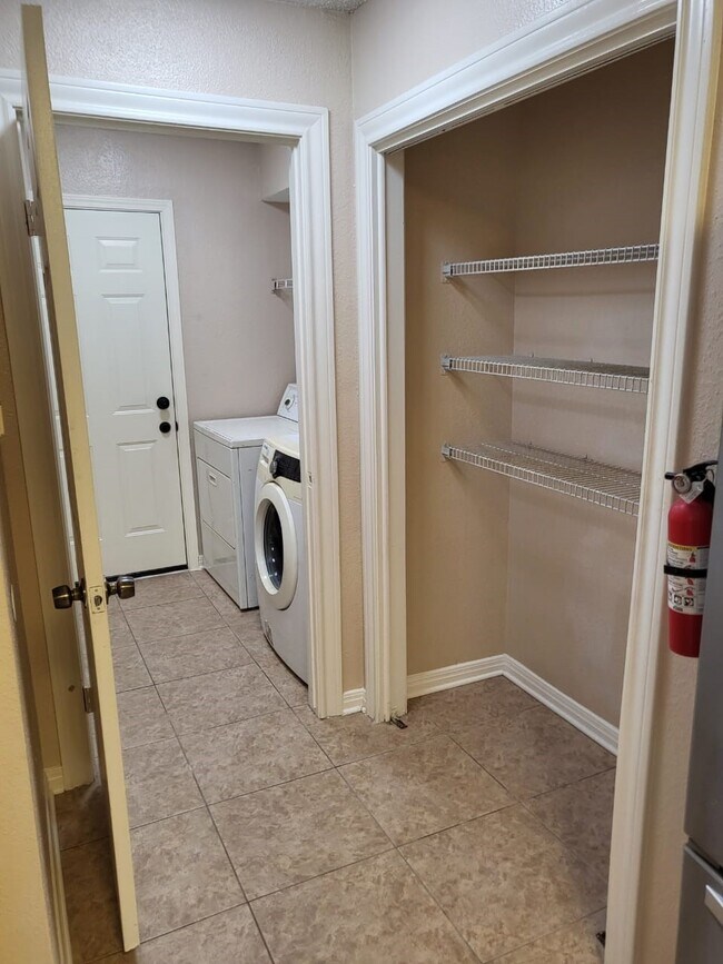 Building Photo - 14810 Rancho Vista Dr