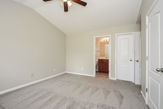 Building Photo - 138 Hill Side Way