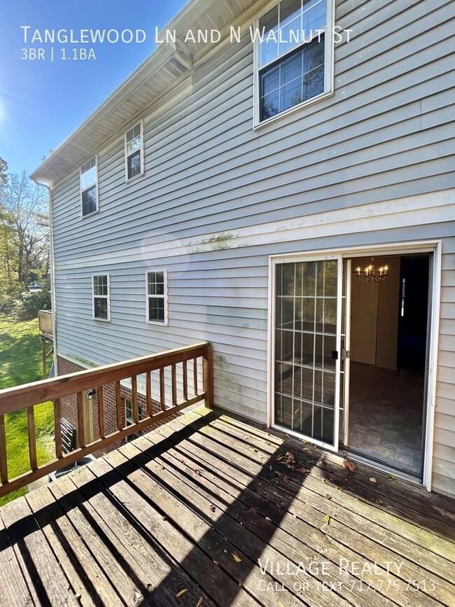 Building Photo - Spacious 3-BR Townhome in Dallastown Schoo...