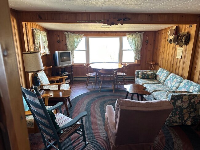 Building Photo - 38 Jay Vee Wy