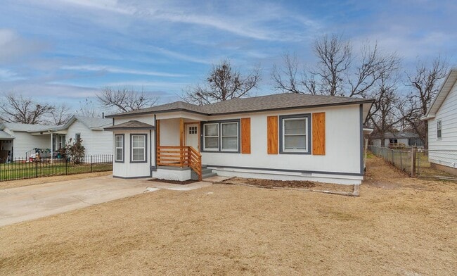 Building Photo - 1809 NW Lincoln Ave