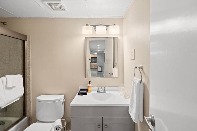 Building Photo - 1800 Lavaca St