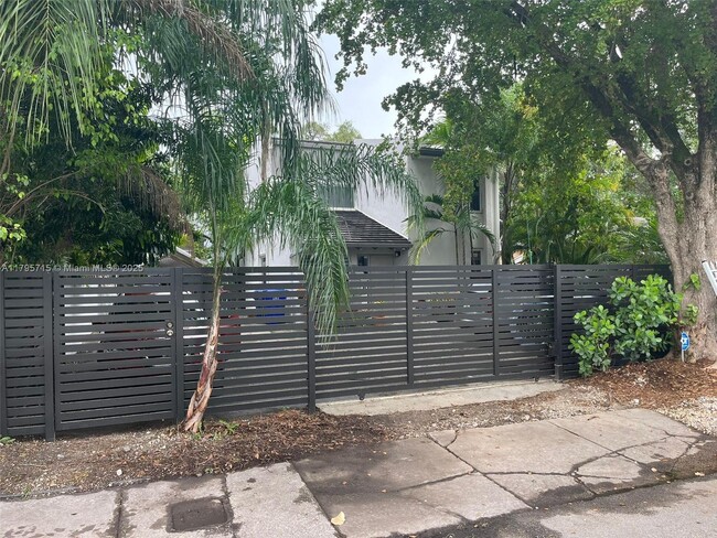 Building Photo - 3030 Bird Ave