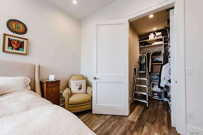 Building Photo - 30 Stewart Ave