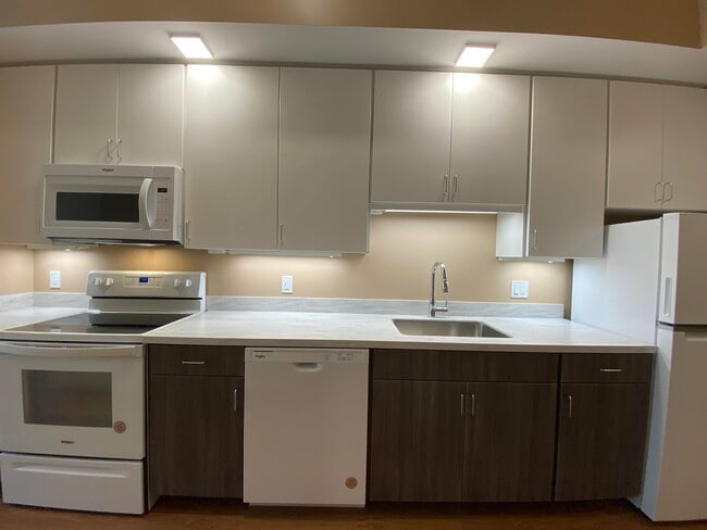 Building Photo - 83 Hanover St