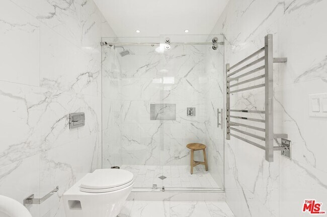 Building Photo - 6432 W 86th Pl