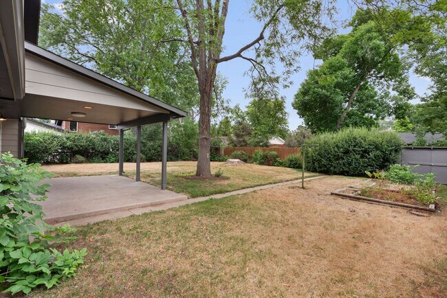Building Photo - 4 Bedroom completely remodeled home in Fort Collins
