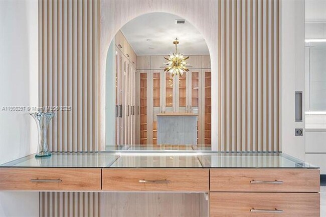 Building Photo - 300 Biscayne Blvd Way