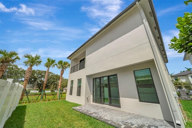Building Photo - 1454 NW 23rd Ave