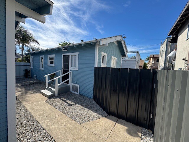 Building Photo - 485 Gaviota Ave