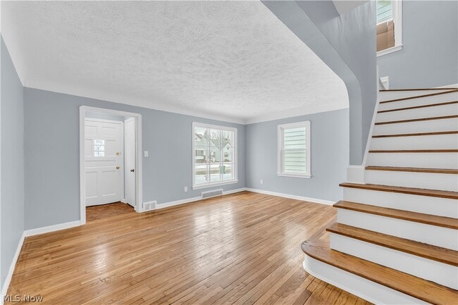 Building Photo - 5176 Joseph St