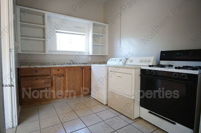 Building Photo - 7600 Franklin Dr