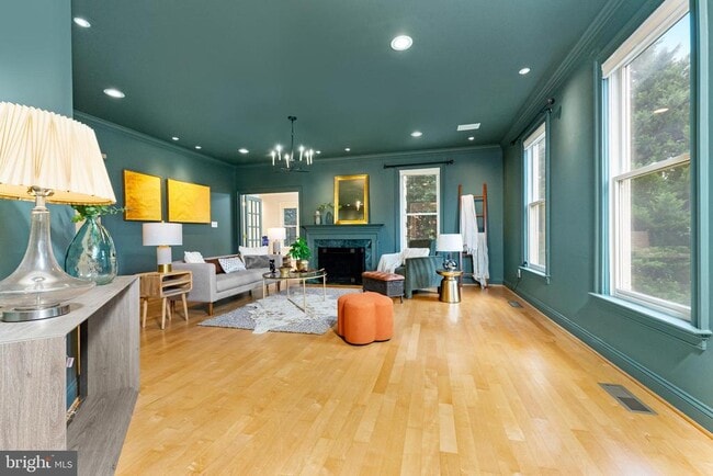 Building Photo - 1445 Mayhurst Blvd