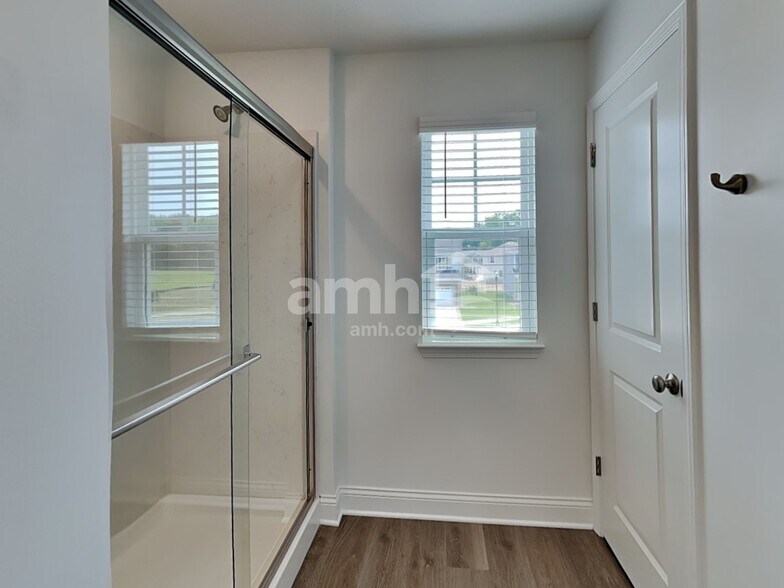 Building Photo - 412 Golden Maple Pl