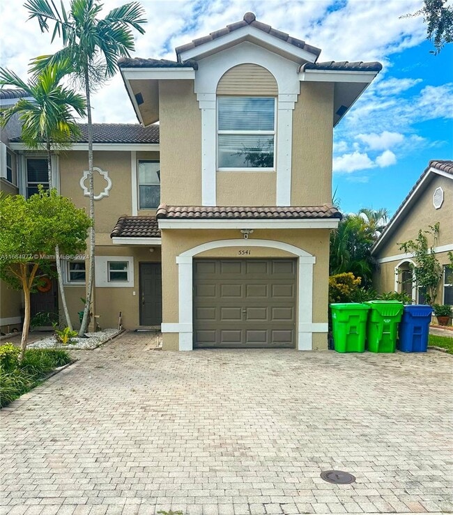Building Photo - 5541 NW 90th Ter