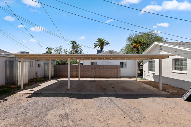 Building Photo - 12th Street Townhomes