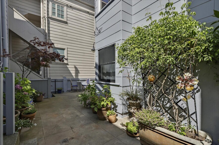Building Photo - 2786 Jackson St