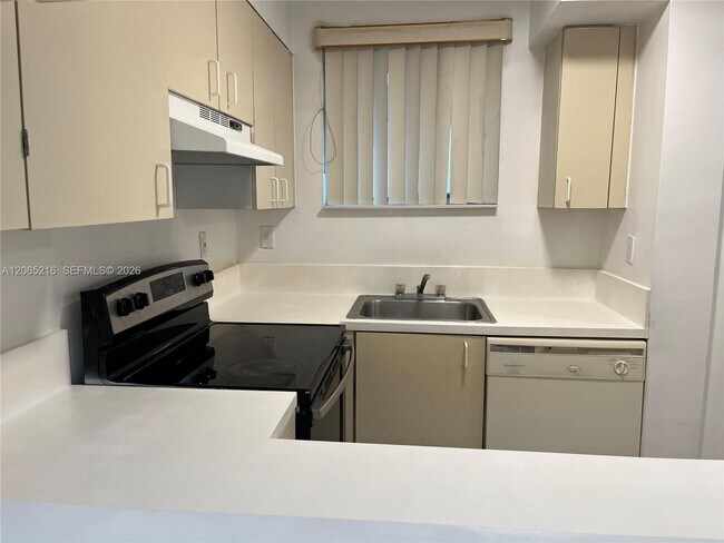 Building Photo - 14930 SW 82nd Terrace