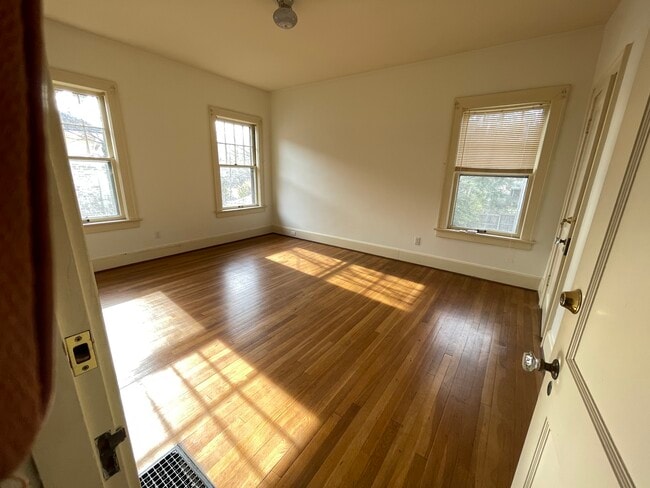 Building Photo - 227 Sycamore Rd