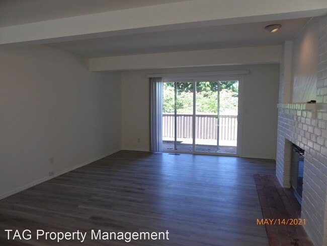 Building Photo - 4 br, 2.5 bath House - 5590 Highland Dr