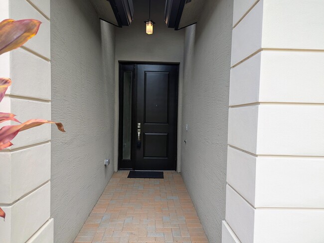 Building Photo - 13541 SW Oceanus Blvd